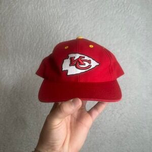 Vintage Kansas City chiefs red men‎ embroidered logo snap back hat logo athletic